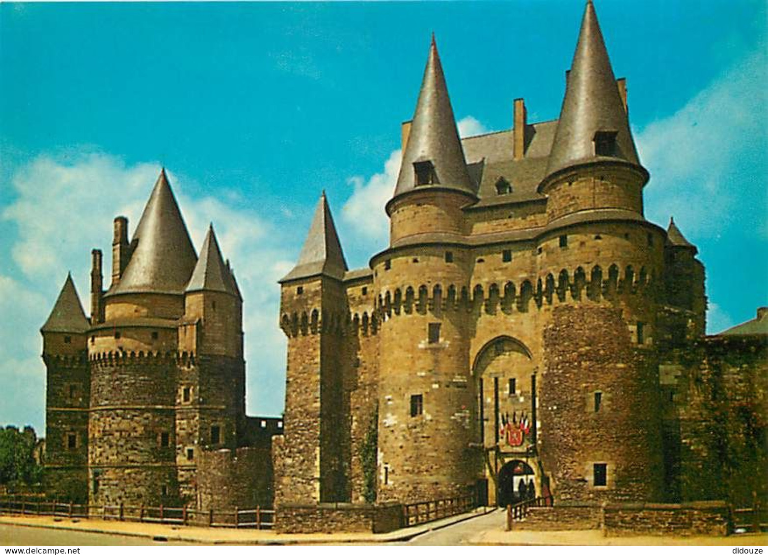 35 - Vitré - Le Château Féodal - CPM - Carte Neuve - Voir Scans Recto-Verso - Vitre