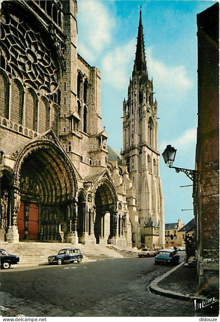 28 - Chartres - Cathédrale Notre Dame - Le CroisilIon Nord Et La Flèche Gothique (115 Mètres). - Automobiles - DS - CPM  - Chartres