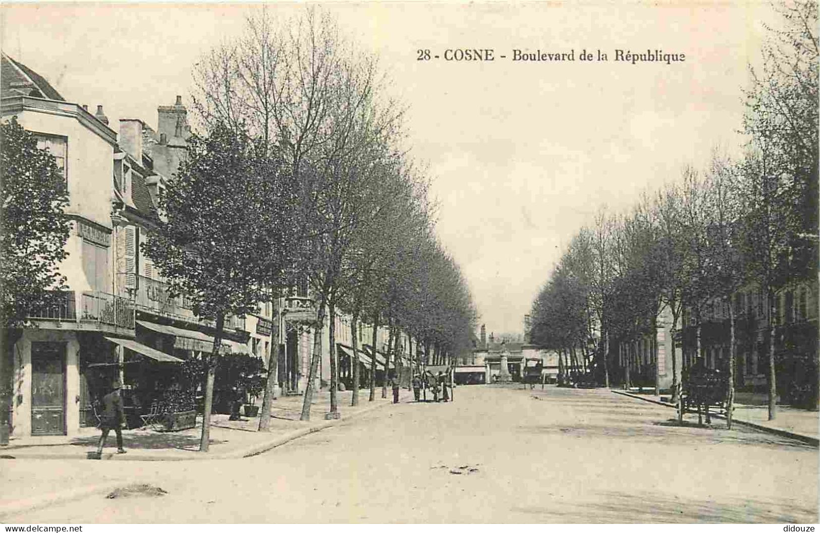 58 - Cosne Cours Sur Loire - Boulevard De La République - CPA - Oblitération De 1914 - Voir Scans Recto-Verso - Cosne Cours Sur Loire