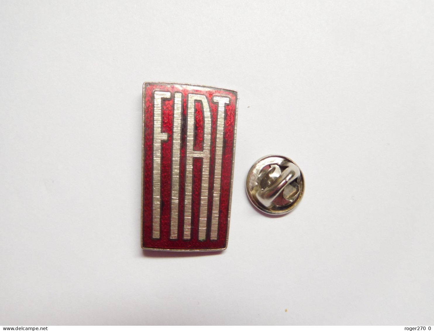 Superbe Pin's En EGF , Logo Auto FIAT , Argent , Verso Quadrillé - Fiat