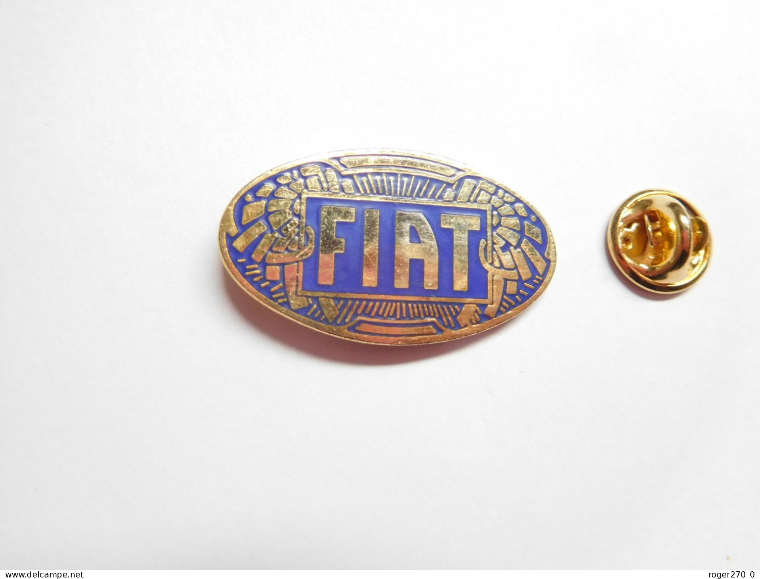 Superbe Pin's En EGF , Logo Auto FIAT , Doré , Signé Badges Impact - Fiat