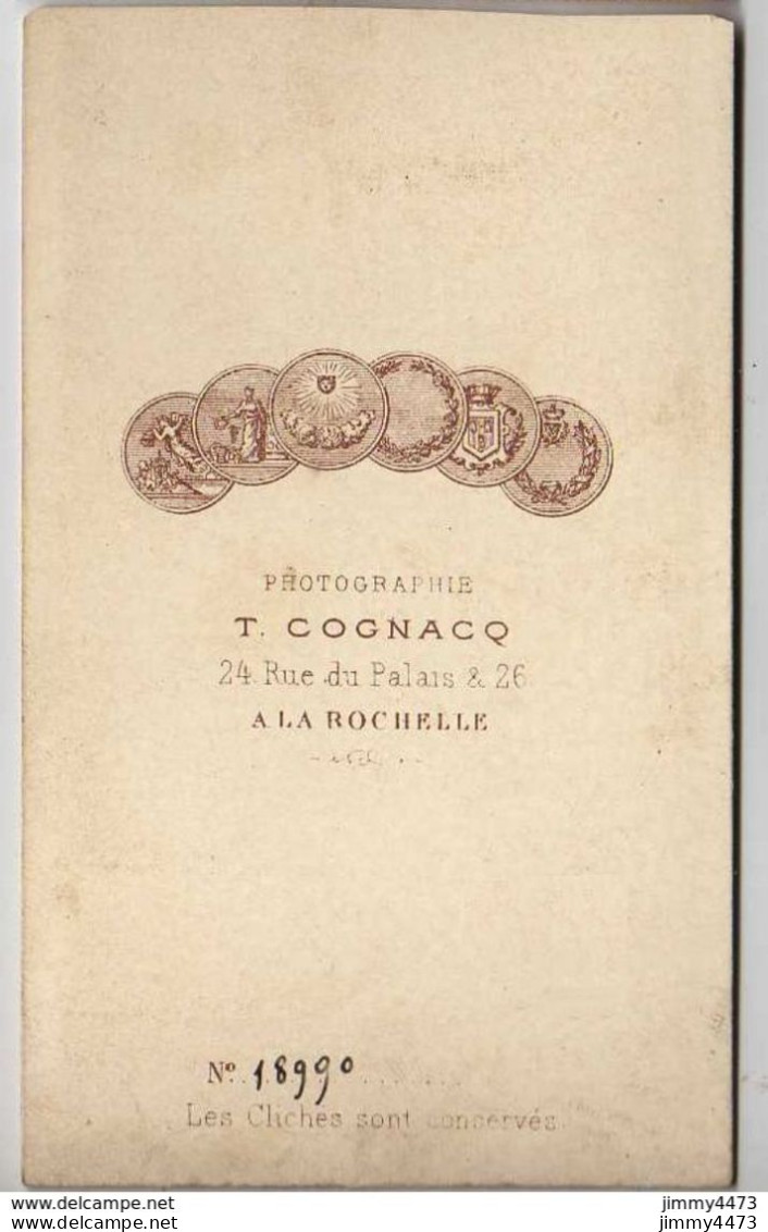 CARTE CDV - Portrait D'une Femme, à Identifier - Tirage Aluminé 19ème - Taille 63 X 104 - Edit. T. COGNACQ La Rochelle - Anciennes (Av. 1900)