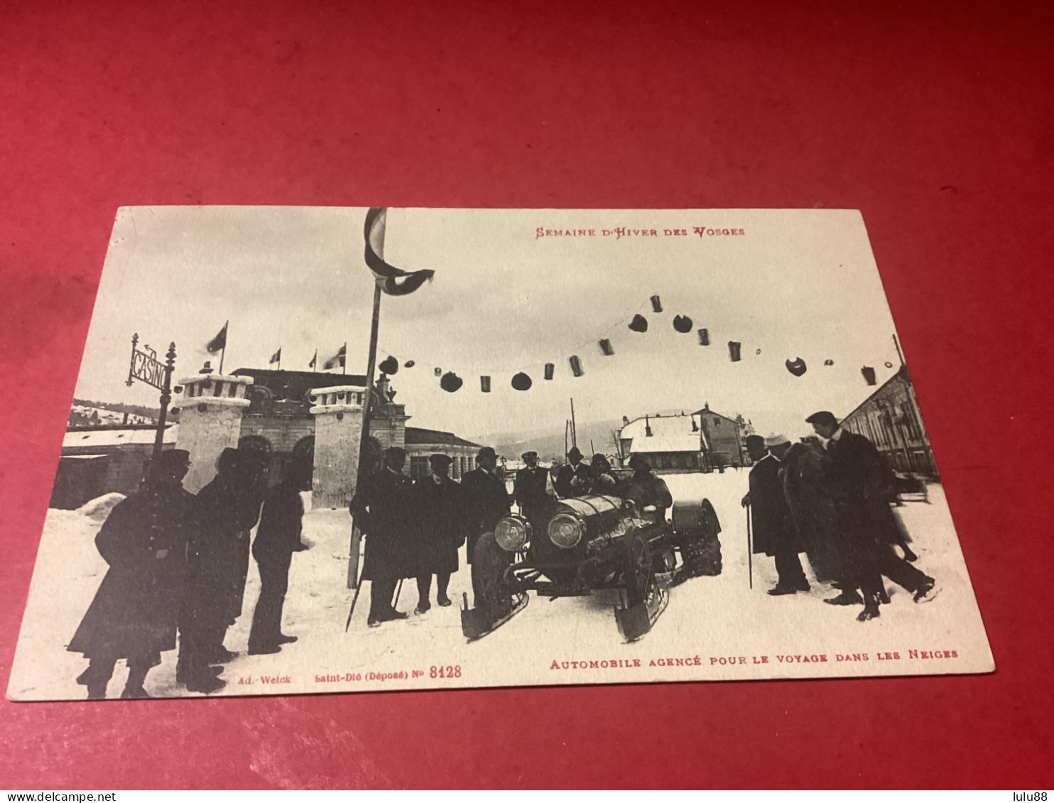 GERARDMER    Devant Casino Automobile Agencée Pour Un Voyage Dans Les Neiges - Gerardmer