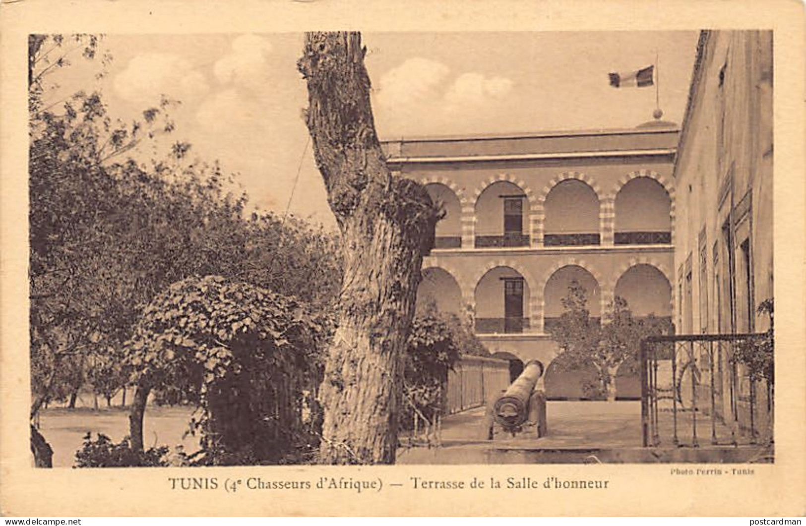 Tunisie - TUNIS - 4e Régiment De Chasseurs D'Afrique - Terrasse De La Salle D'Honneur - Ed. Perrin  - Tunisia