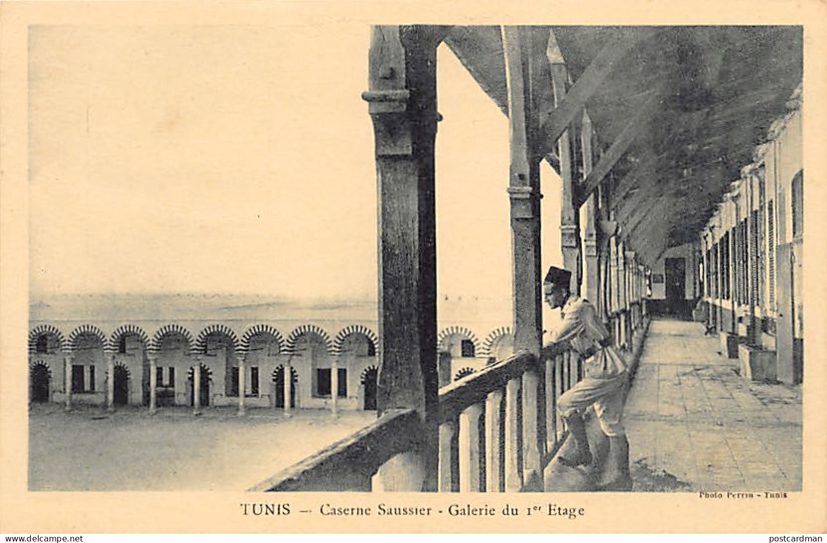 Tunisie - TUNIS - Caserne Saussier - Galerie Du 1er étage - Ed. Perrin  - Tunisia