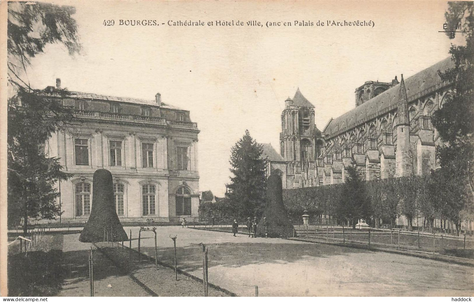 BOURGES : VUE GENERALE - Bourges