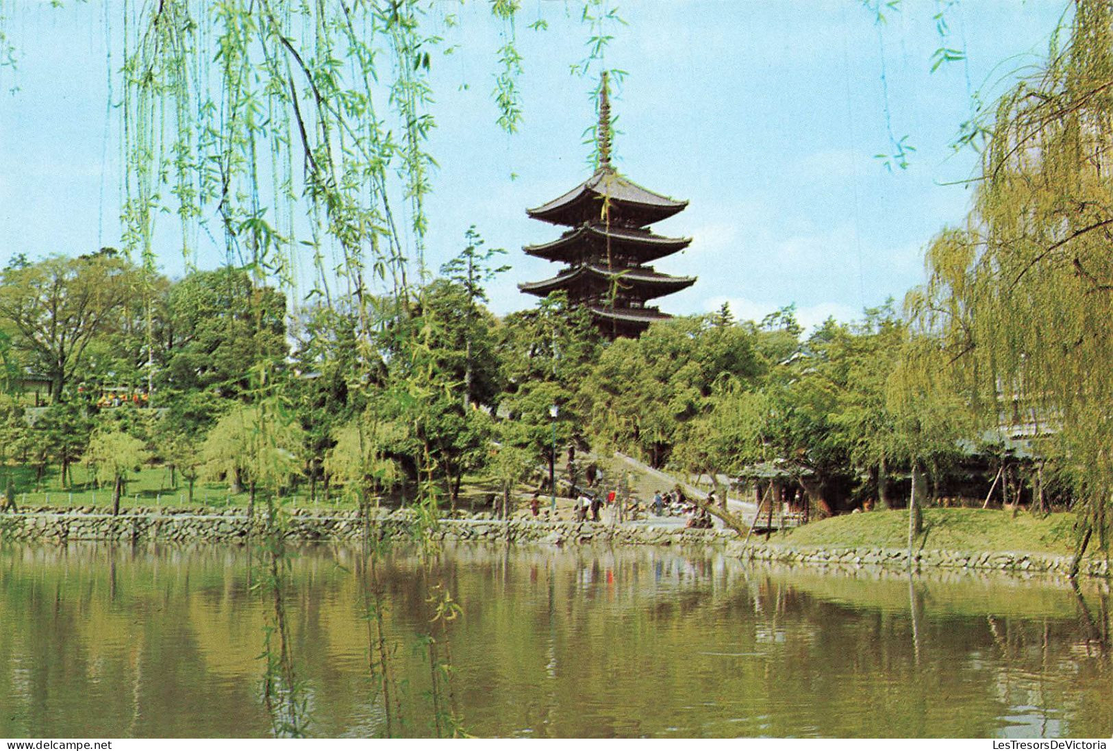 JAPON - Five Storied Pagoda Of Kofukuji Temple Seen From Sarusawa Pond - Colorisé - Carte Postale - Autres & Non Classés
