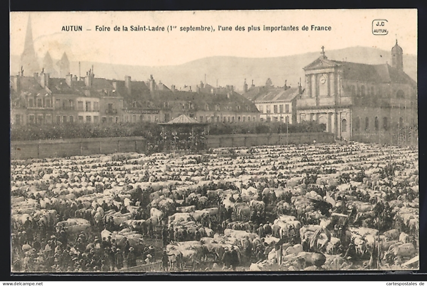 CPA Autun, Foire De La Saint-Ladre, Lùne Des Plus Importantes De France  - Autun