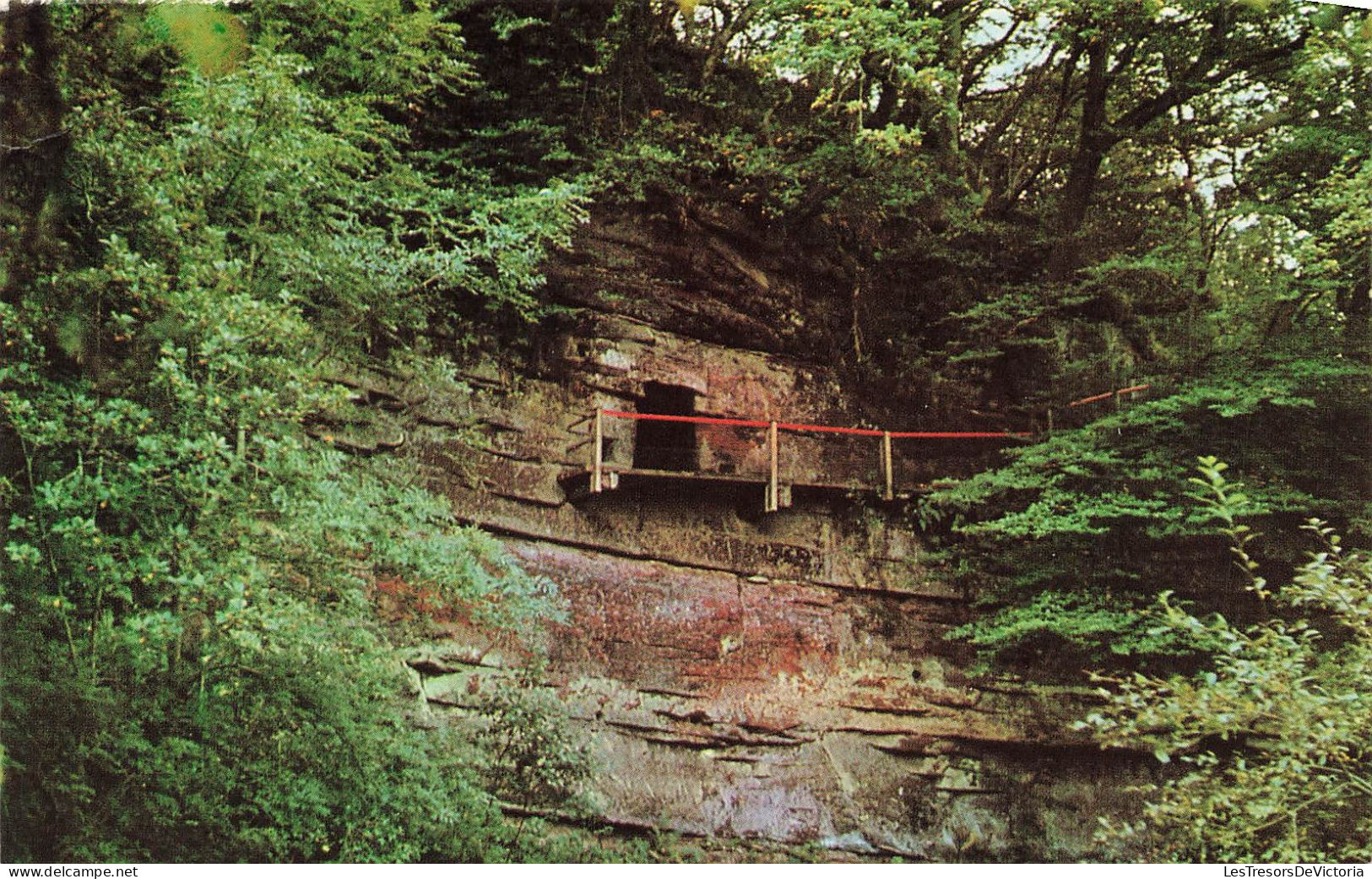 ROYAUME UNI - Ecosse - Famous Ancient Monument King Robert The Bruce's Cave - Carte Postale - Autres & Non Classés