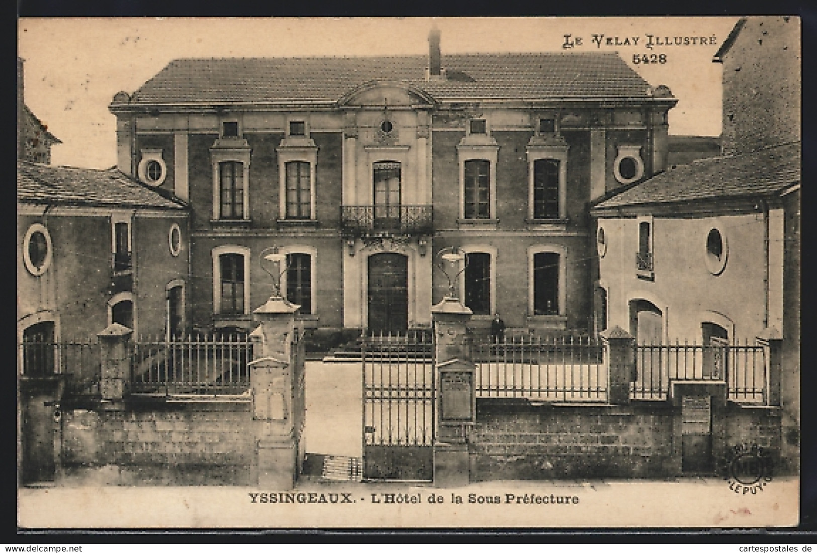 CPA Yssingeaux, L`Hotel De La Sous-Préfecture  - Yssingeaux