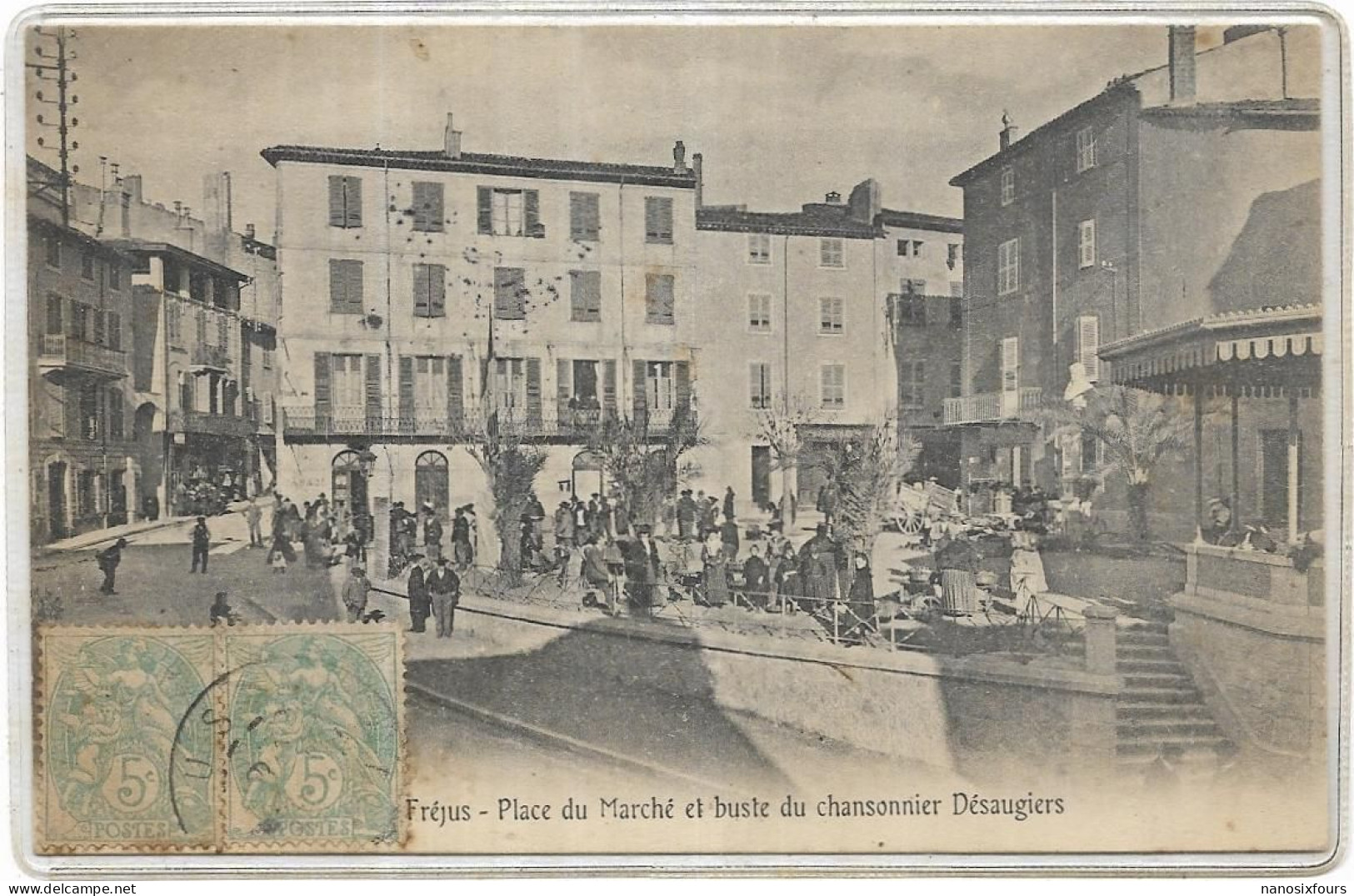 D 83. FREJUS.  PLACE DU MARCHE ET BUSTE DU CHANSONNIER DESAUGIERS CARTE ECRITE AN 1905 - Frejus