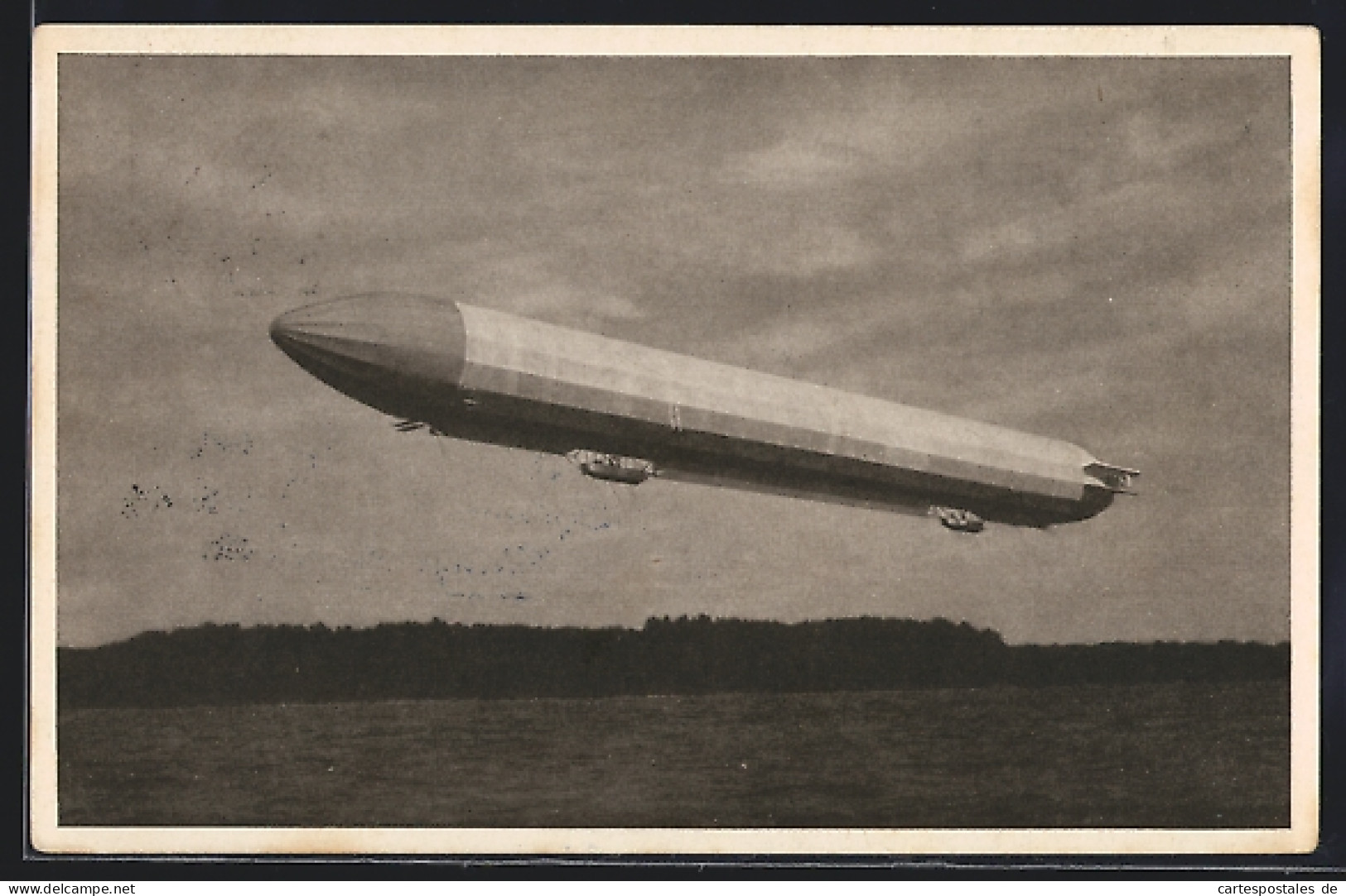 AK Luftschiff In Der Luft  - Airships