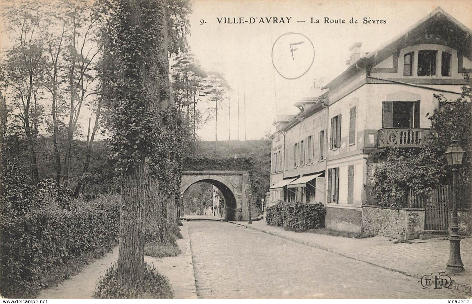 D9982 Ville D'Avray La Route De Sèvres - Ville D'Avray