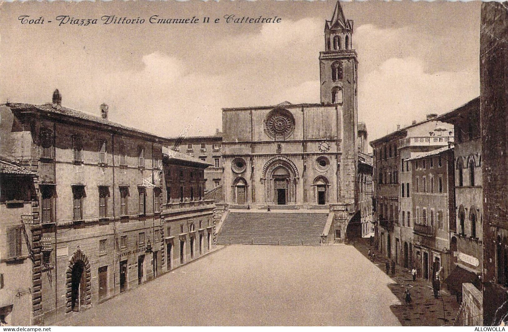 27066 " TODI-PIAZZA VITTORIO EMANUELE II E CATTEDRALE " ANIMATA-VERA FOTO-CART. POST. SPED.1943 - Sonstige & Ohne Zuordnung