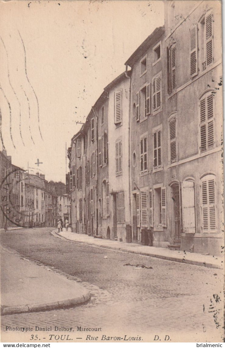 TOUL  Rue Baron-Louis - Toul