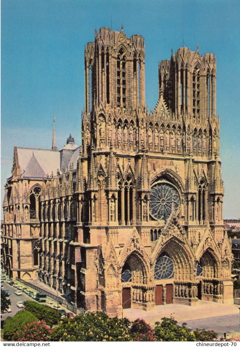 REIMS La Cathédrale XIIIe Siècle Vue D'ensemble - Reims