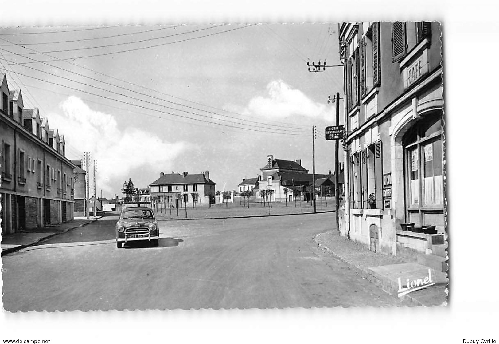 SAINT GEMMES SUR LOIRE - La Place Et La Poste Nouvelle - Très Bon état - Autres & Non Classés