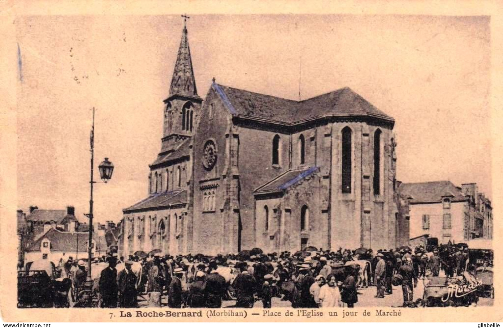 56 - Morbihan -  LA ROCHE BERNARD -  Place De L église Un Jour De Marché - Sonstige & Ohne Zuordnung