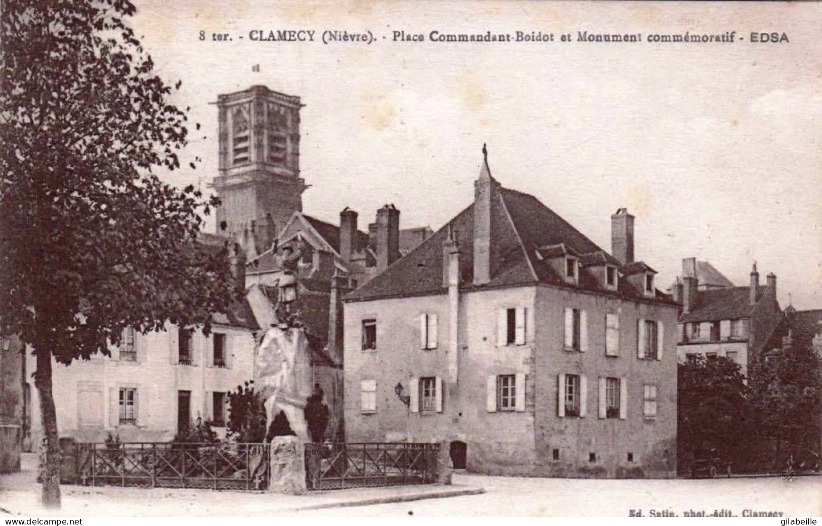58 - Nievre -  CLAMECY -  Place Commandant Boidot Et Monument Aux Morts - Clamecy