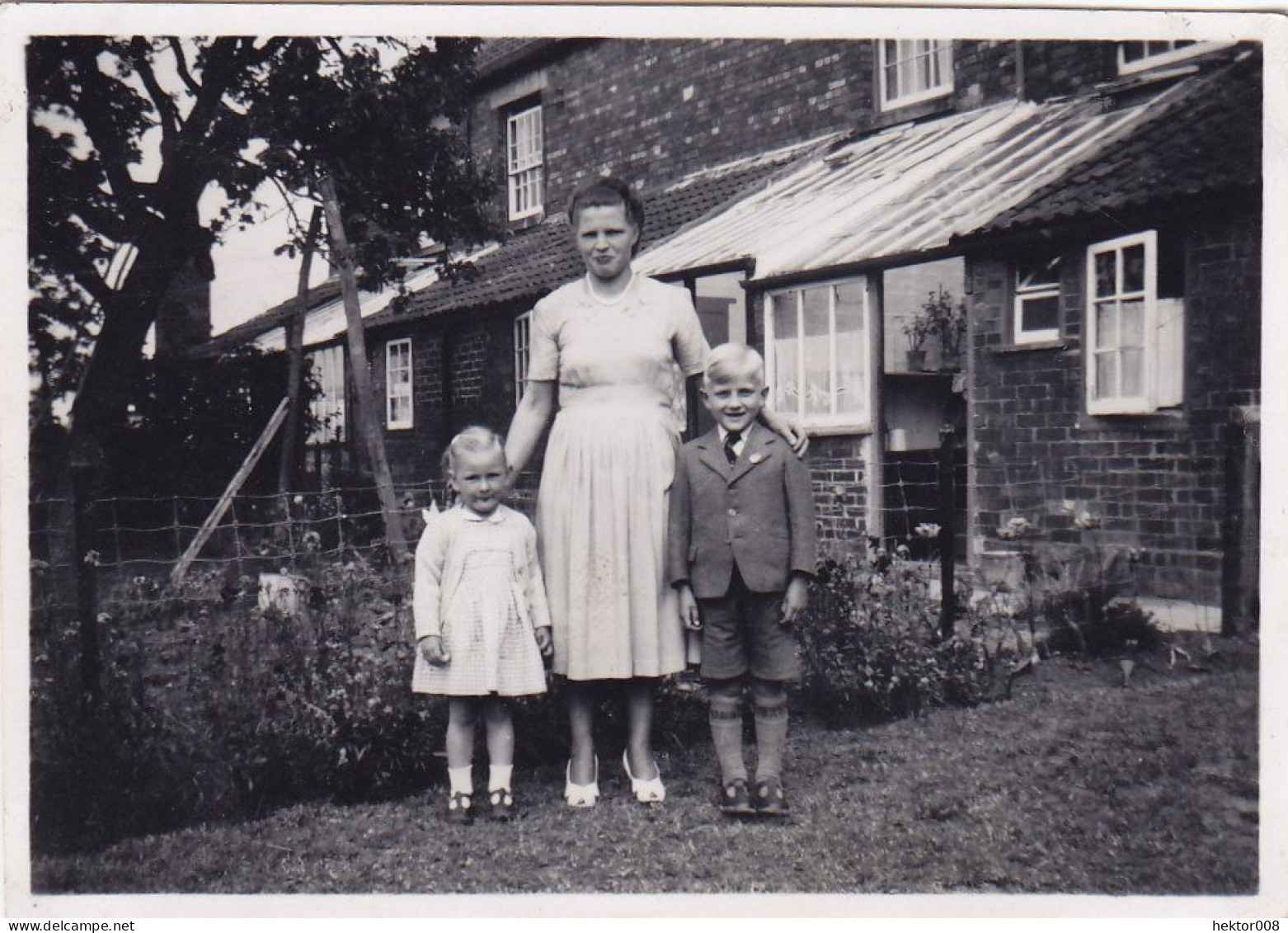 Altes Foto Vintage .Mutter Mit Ihren Kindern Um 1951 (  B14  ) - Anonyme Personen