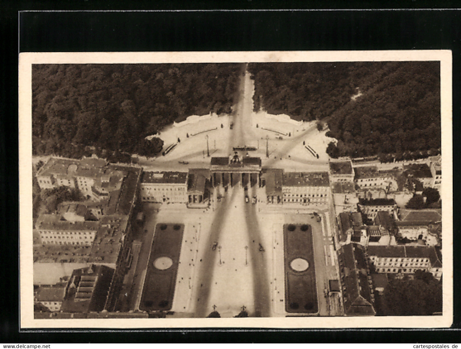 AK Berlin-Tiergarten, Brandenburger Tor, Luftbild, WHW Winterhilfswerk 1934-35  - Tiergarten