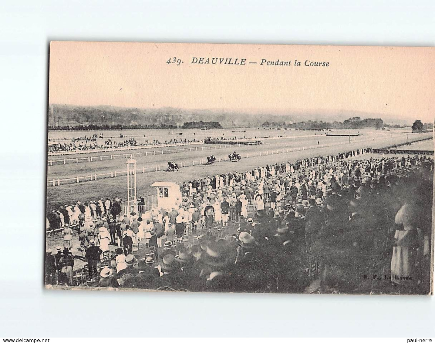 DEAUVILLE : Pendant La Course - état - Deauville