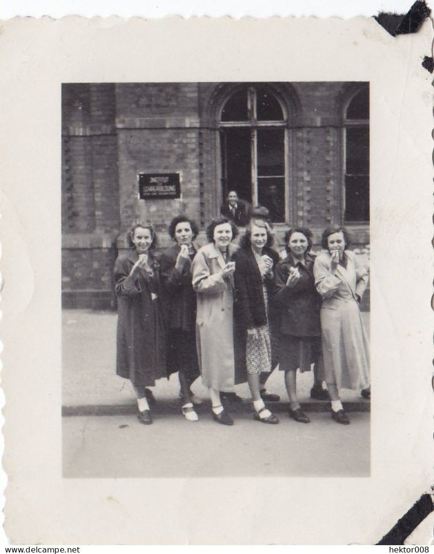 Altes Foto Vintage. Hübsche Junge Mädchen. Um 1952 (  B14  ) - Personnes Anonymes