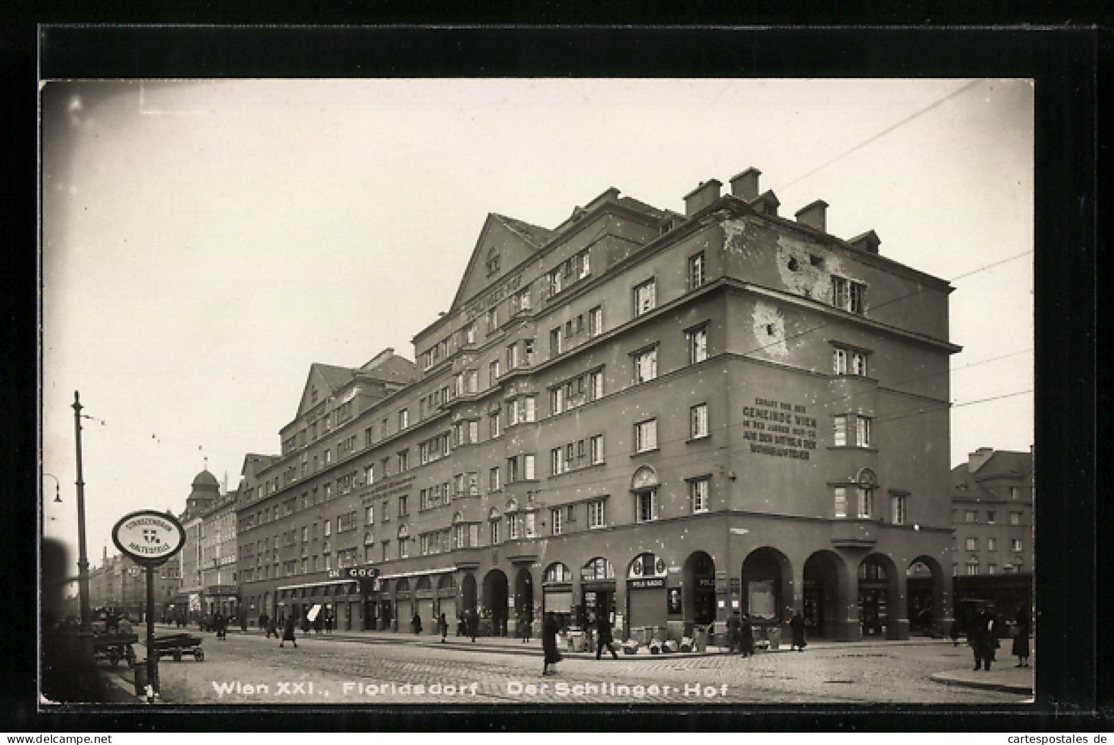 AK Wien, Floridsdorf, Gemeindehaus Schlinger-Hof Mit Schusslöchern In Der Fassade  - Andere & Zonder Classificatie