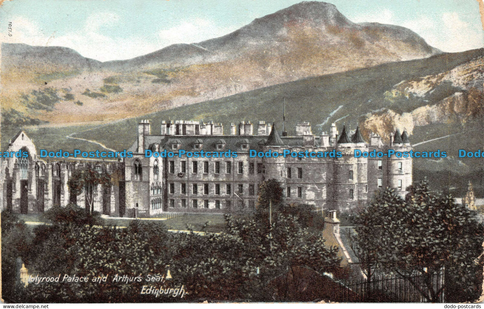 R104820 Holyrood Palace And Arthurs Seat. Edinburgh. Hartmann. 1905 - Welt