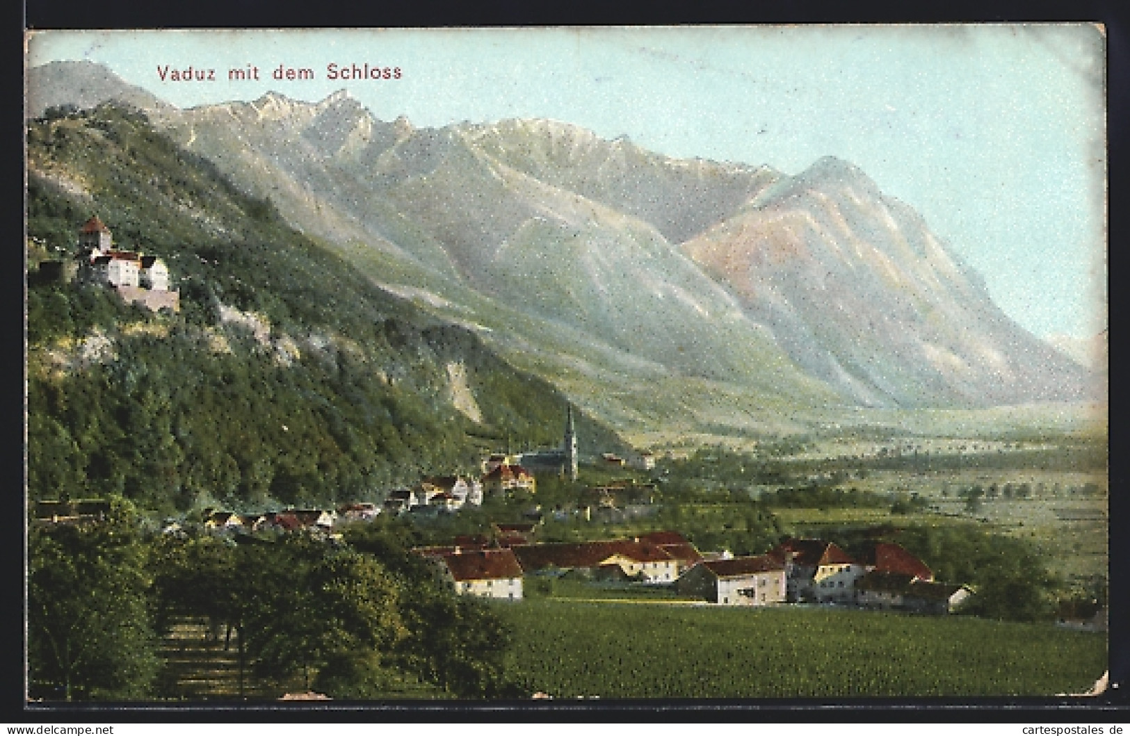 AK Vaduz, Ortsansicht Mit Kirche Am Fusse Des Bergschlosses  - Liechtenstein