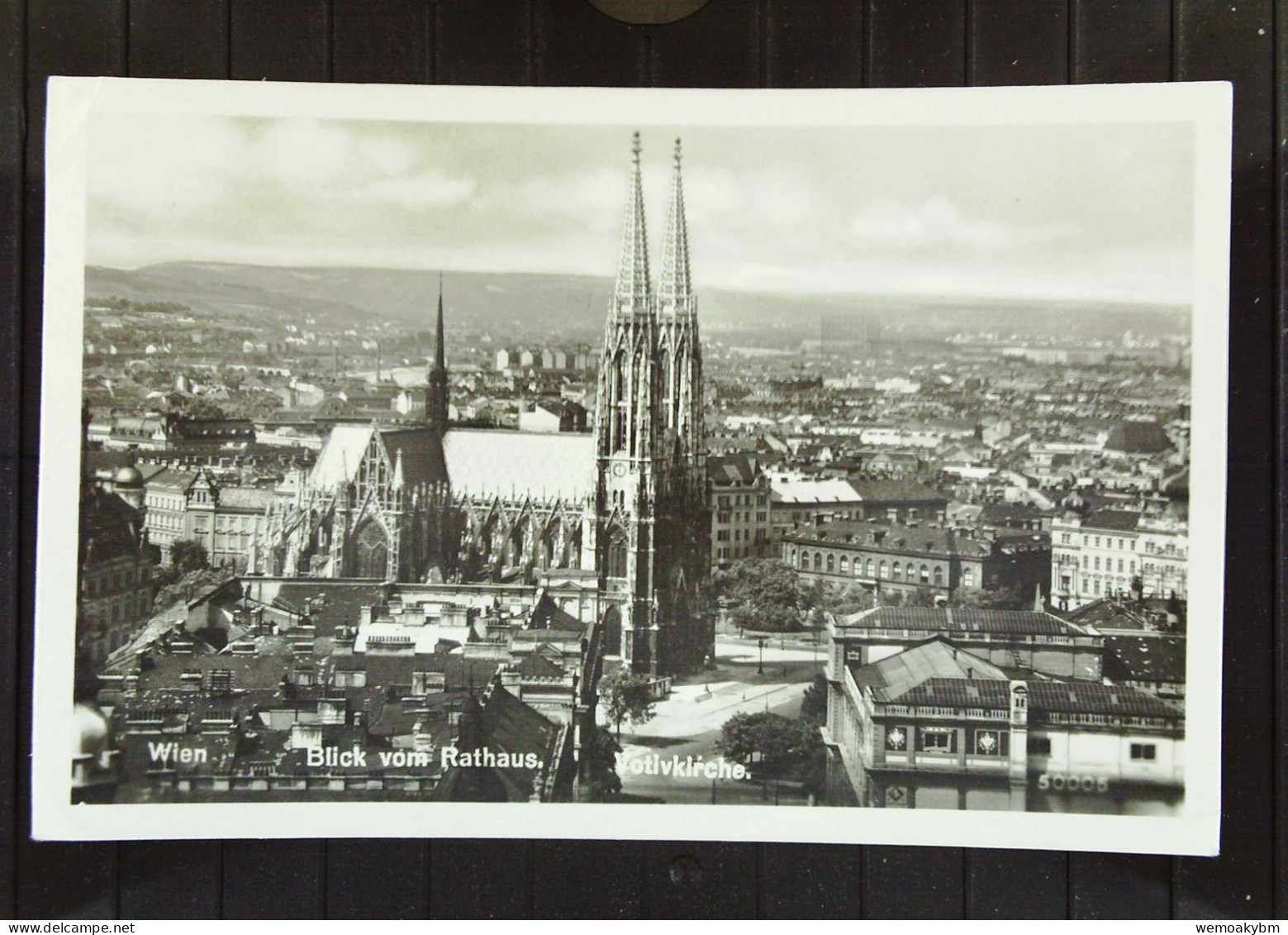 AK Von Wien Mit Blick Vom Rathaus Auf Die Votivkirche Mit 12 Pfg Adolf Hitler Vom 22.11.1943 Knr: 827 - Kirchen