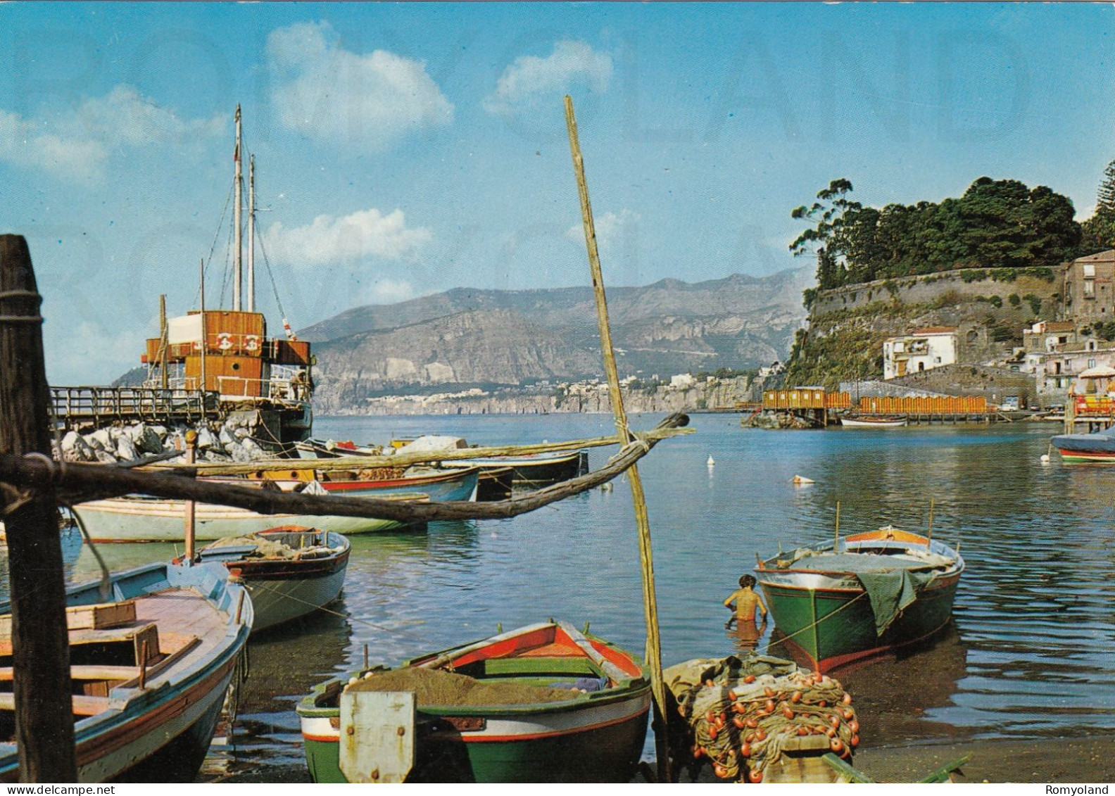 CARTOLINA  C16 SORRENTO,NAPOLI,CAMPANIA-MARINA GRANDE-PANORAMA-SPIAGGIA,MARE,SOLE,VACANZA,BELLA ITALIA,VIAGGIATA 1970 - Napoli (Naples)