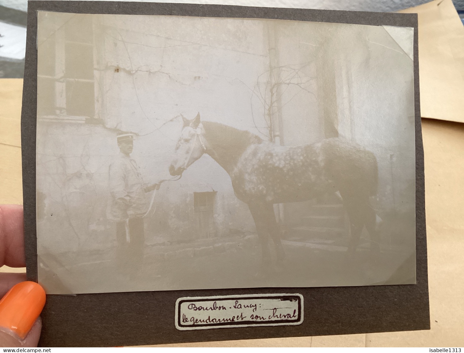 Photo Snapshot 1900 BOURDON-LANCY Le Gendarme Et Son Cheval Gendarme à Côté De Son Cheval - Anonymous Persons