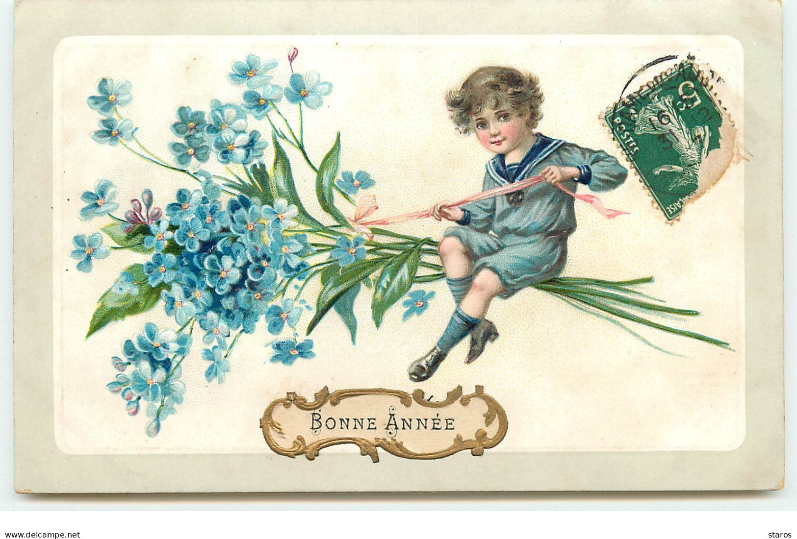 Carte Gaufrée - Bonne Année - Garçon Assis Sur Des Tiges Des Myosotis - Anno Nuovo