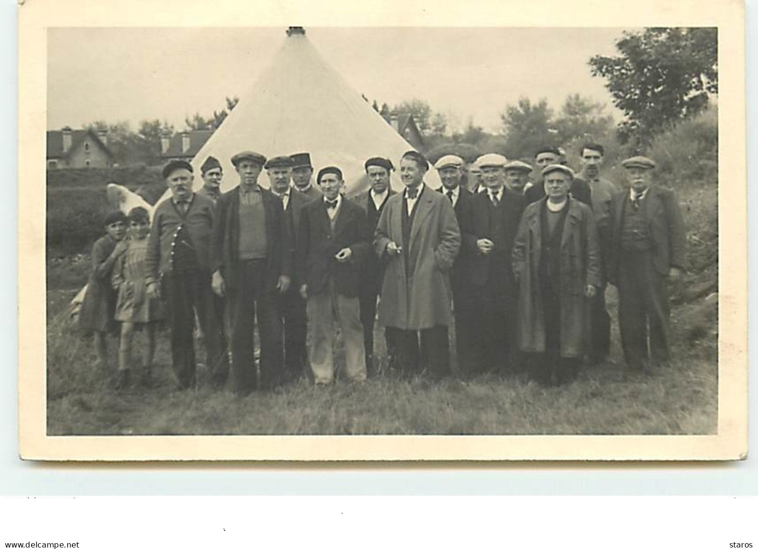 A Localiser - Carte-Photo Groupe D'homme Devant Une Tente - Belguise - A Identifier