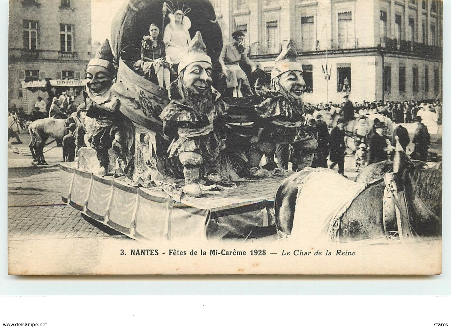 3- NANTES - Fêtes De La Mi-Carême 1928 - Le Char De La Reine - Nains - Nantes