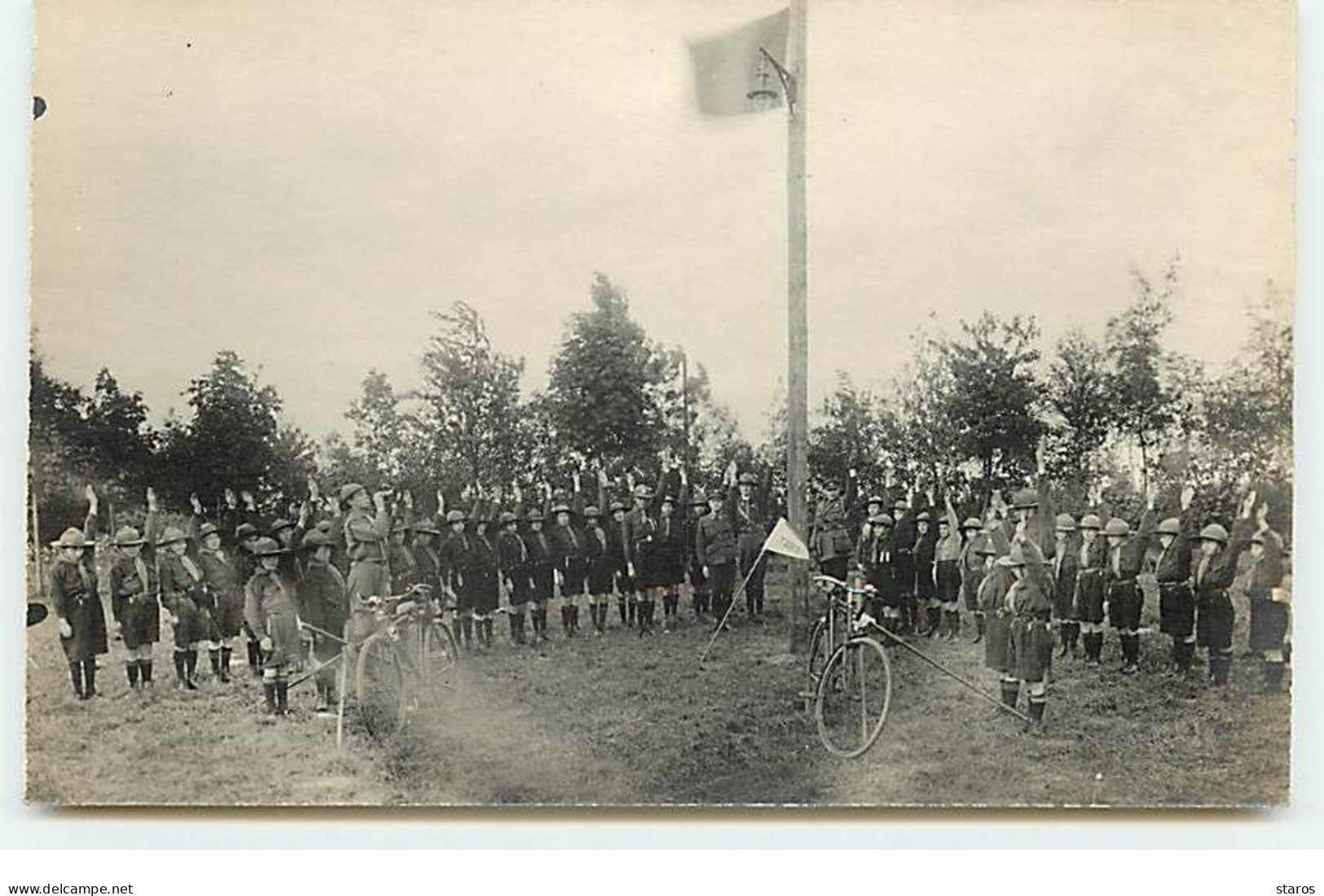 Carte Photo - Scoutisme - Rassemblement, Lever Du Drapeau - Scouting