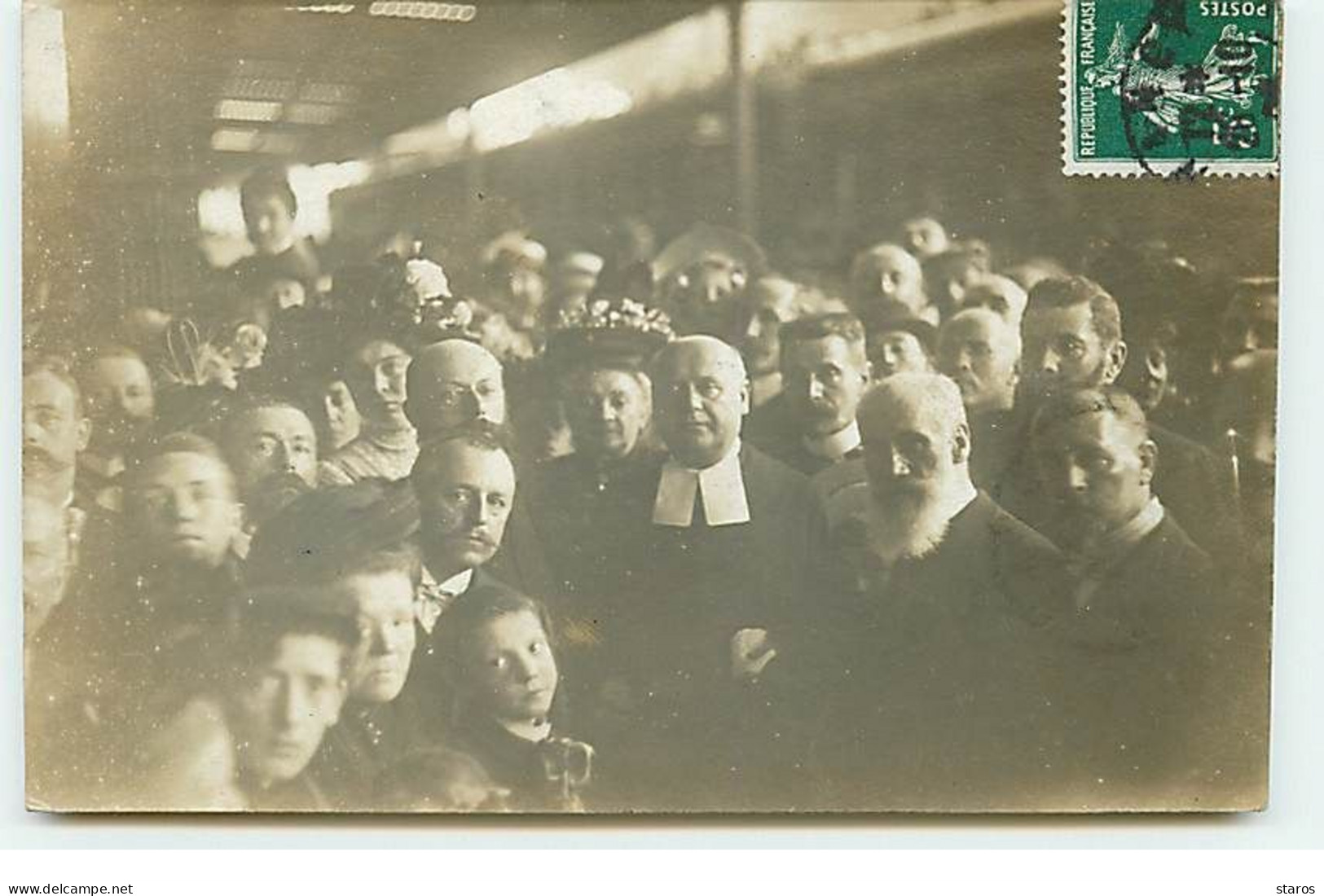 Carte Photo - NANCY - Quai De La Gare - Groupe De Personnes Dont Un Prêtre - Nancy