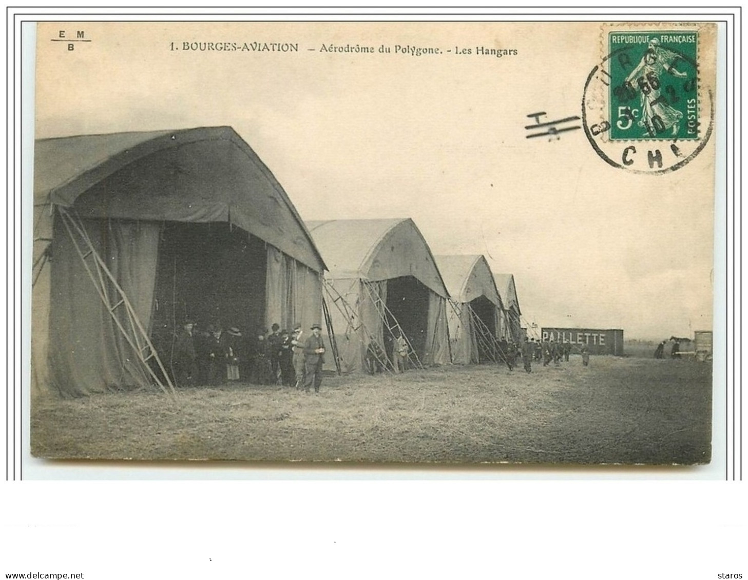 BOURGES Aviation Aérodrome Du Plygone Les Hangars - Bourges