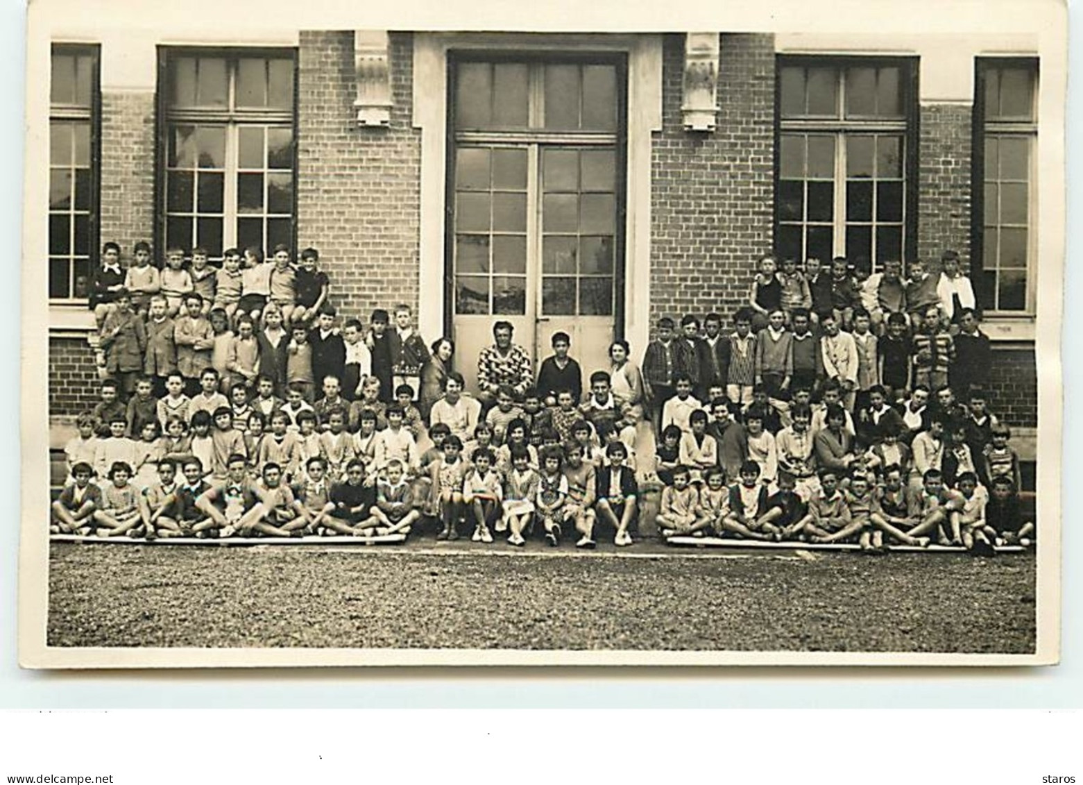 Carte Photo D'un Groupe D'enfants - Gruppen Von Kindern Und Familien