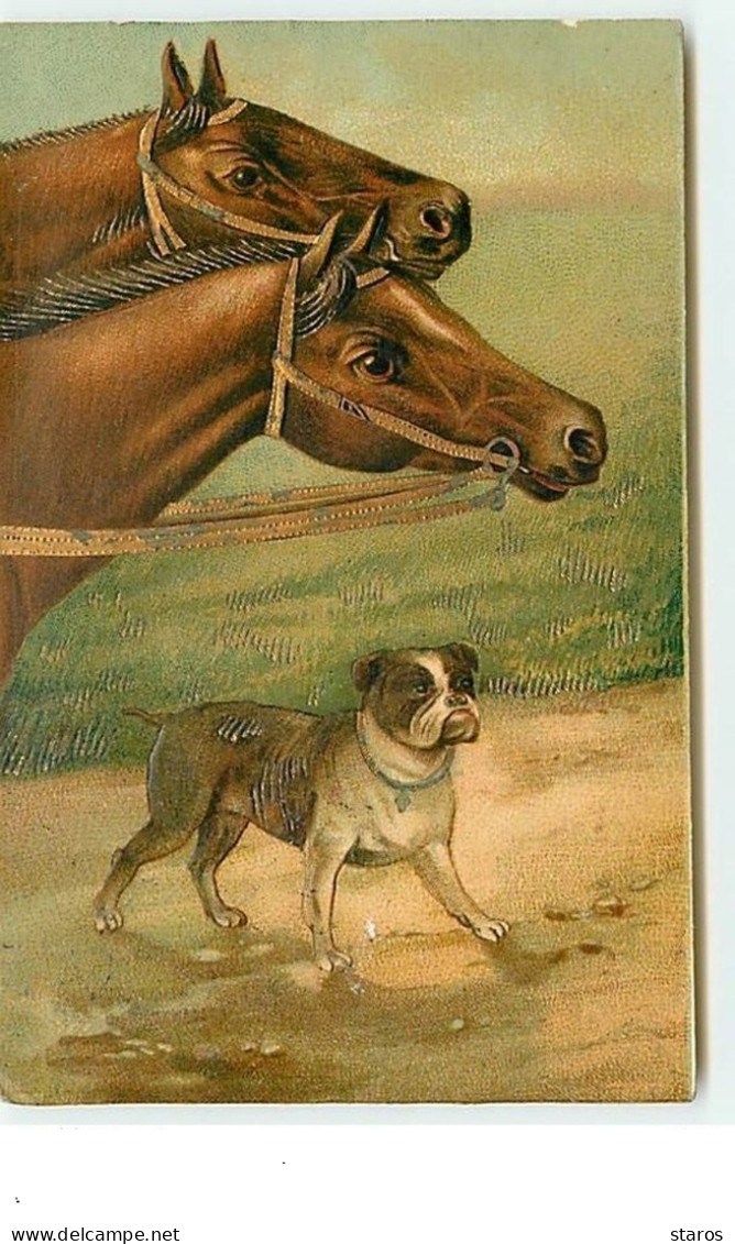 Carte Gaufrée - Bouledogue Et Deux Chevaux - Honden