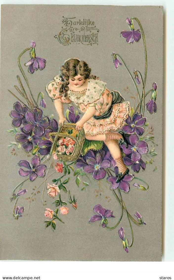 Carte Gaufrée - Hartelijke Glükwensch - Fillette Assise Parmi Des Violettes - Autres & Non Classés