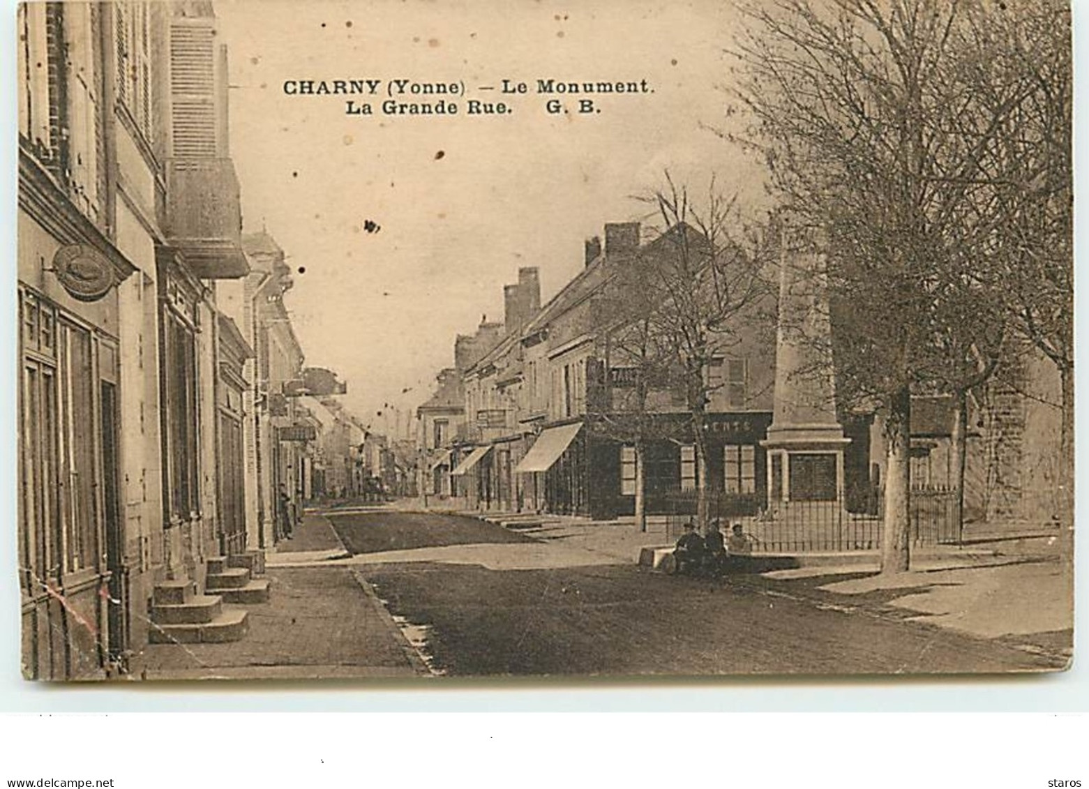 CHARNY - Le Monument - La Grande Rue - Charny