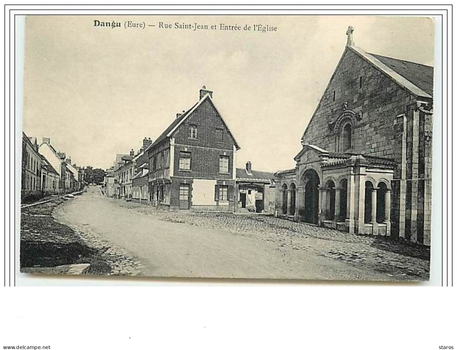 DANGU Rue Saint-Jean Et Entrée De L'Eglise - Dangu