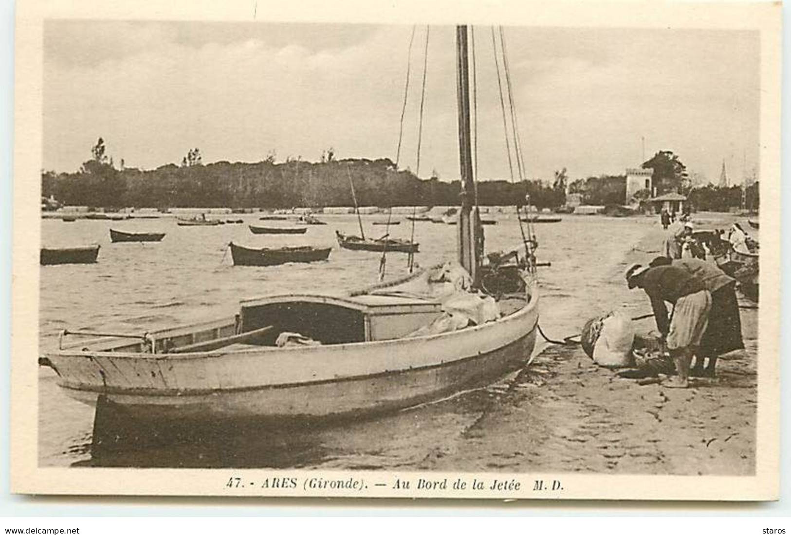 ARES - Au Bord De La Jetée - Arès