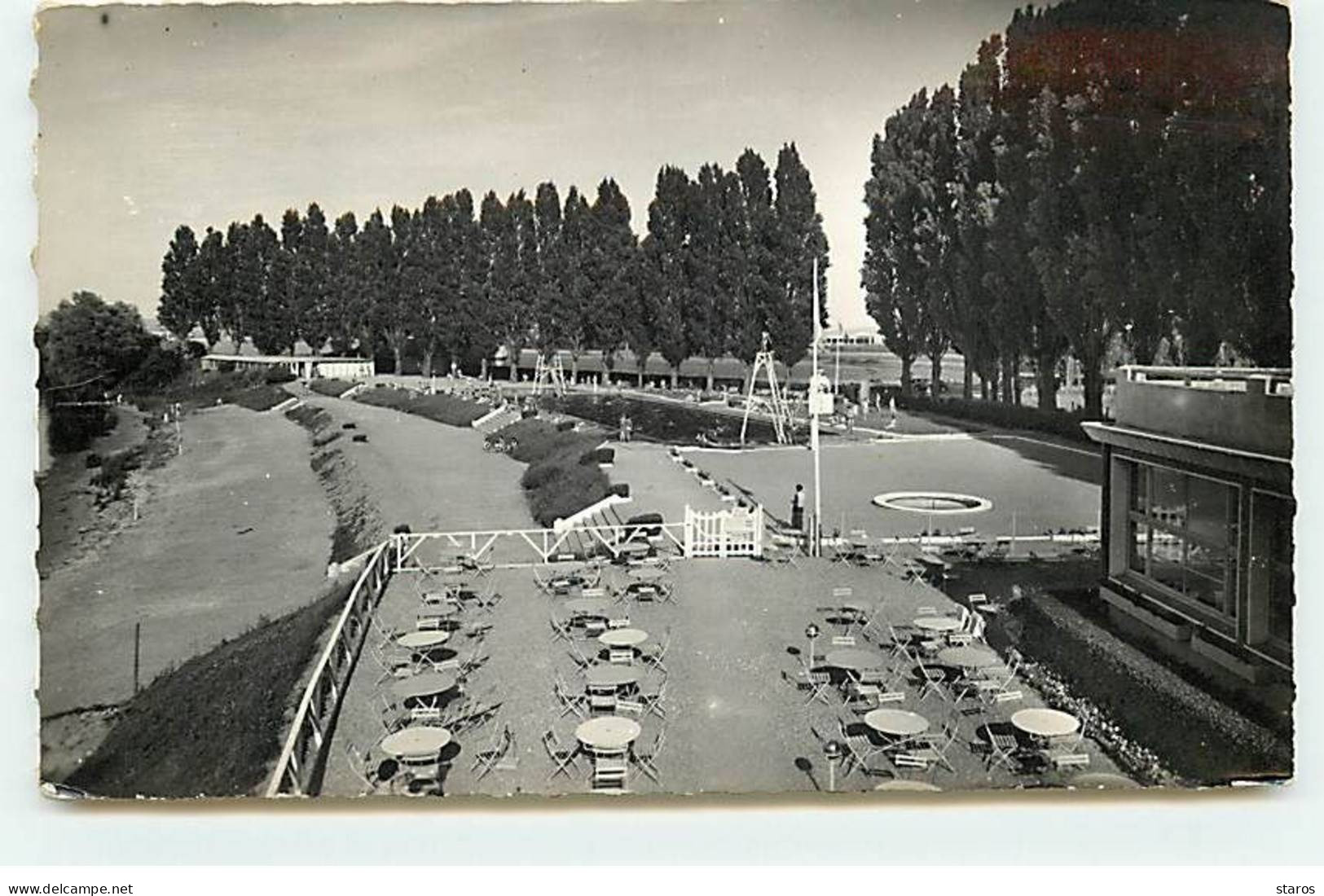 AUBERGENVILLE - ELISABETHVILLE - La Plage, Vue Générale Et Son Bar - Aubergenville