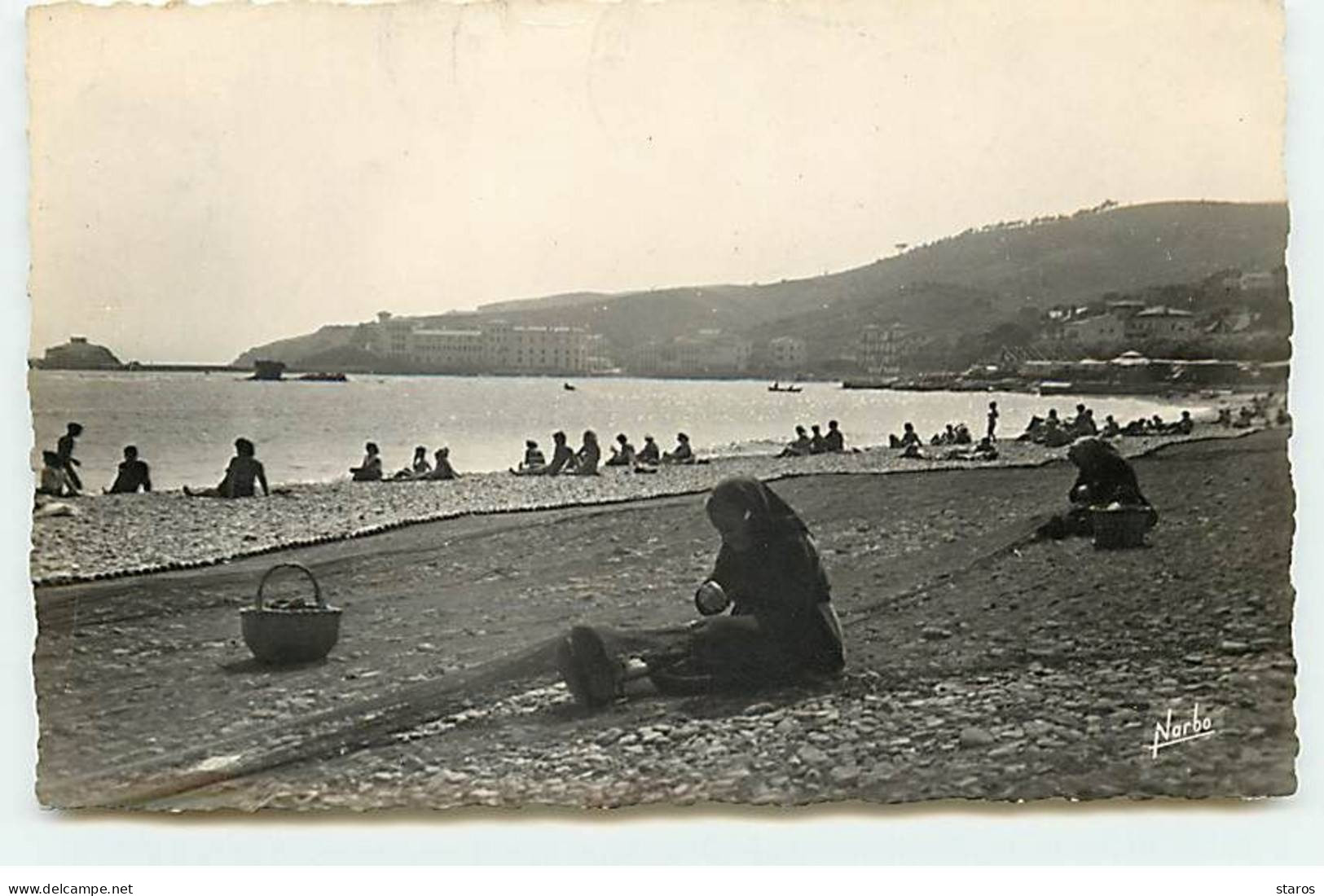 BANYULS SUR MER - Les Remailleuses Sur La Plage - Banyuls Sur Mer