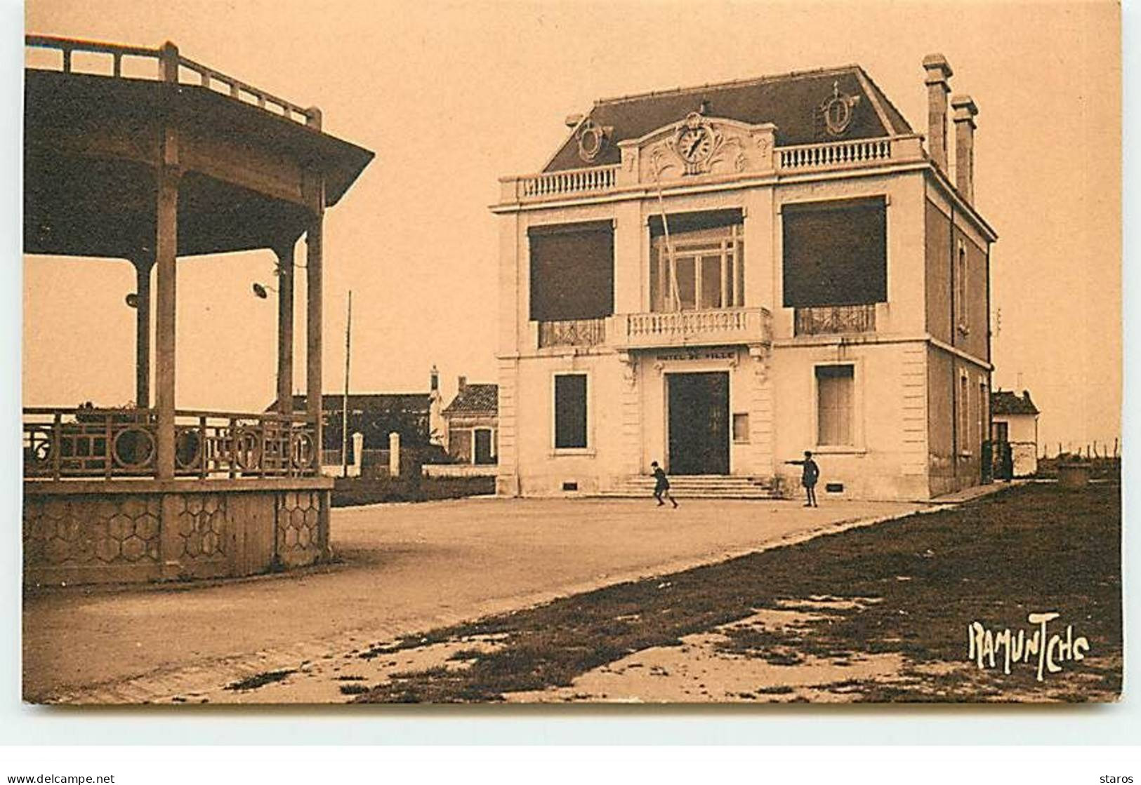 Mairie De BOURCEFRANC - Kiosque à Musique - Autres & Non Classés