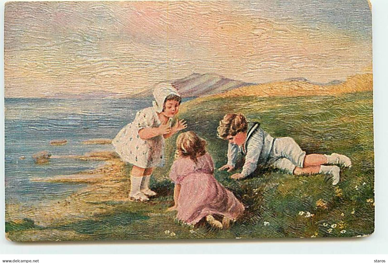 Fantaisie - Enfants, Certains Allongés Dans L'herbe En Haut D'une Falaise Au Bord De Mer - Sonstige & Ohne Zuordnung