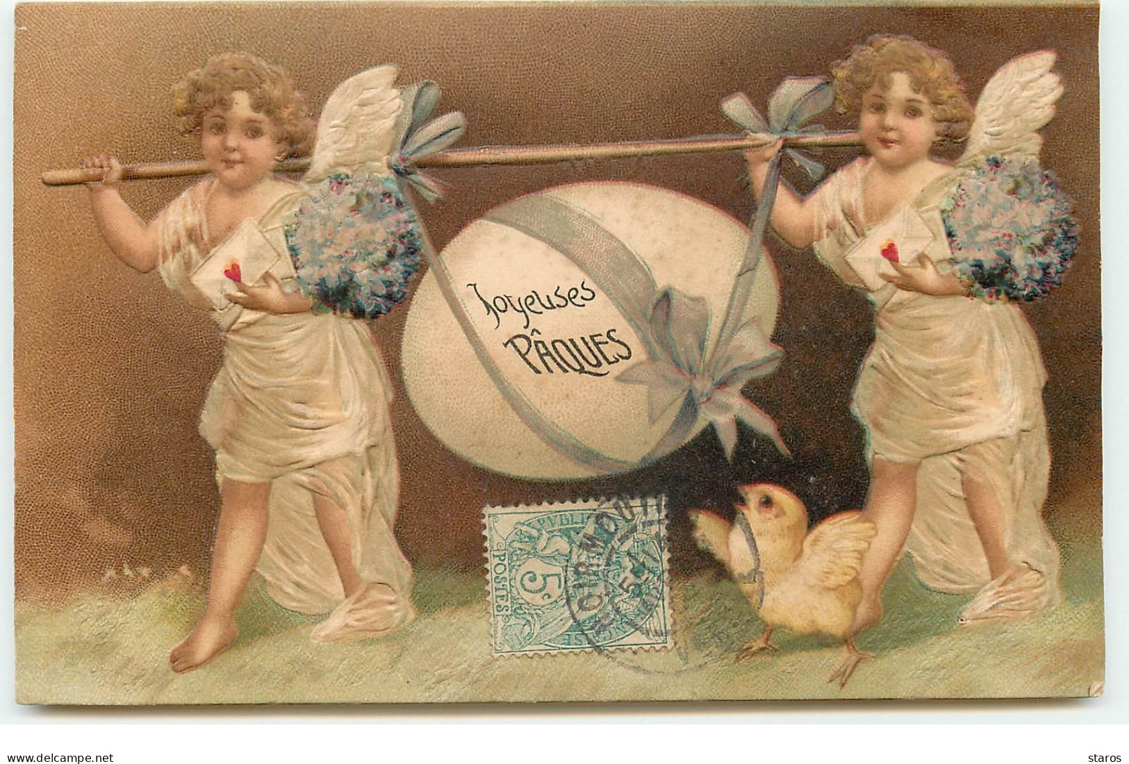Carte Gaufrée - Clapsaddle - Joyeuses Pâques - Anges Portant Un Oeuf, Des Lettres Et Des Bouquet - Easter